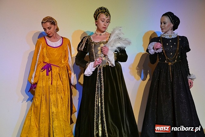 Zdjęcie w galerii na portalu naszraciborz.pl: Warsztaty tańca renesansowego i spektakl Farfurka Królowej Bony, czyli majówka na zamku  wiadomości z regionu