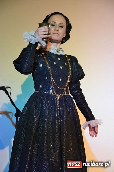 Zdjęcie w galerii na portalu naszraciborz.pl: Warsztaty tańca renesansowego i spektakl Farfurka Królowej Bony, czyli majówka na zamku  wiadomości z regionu