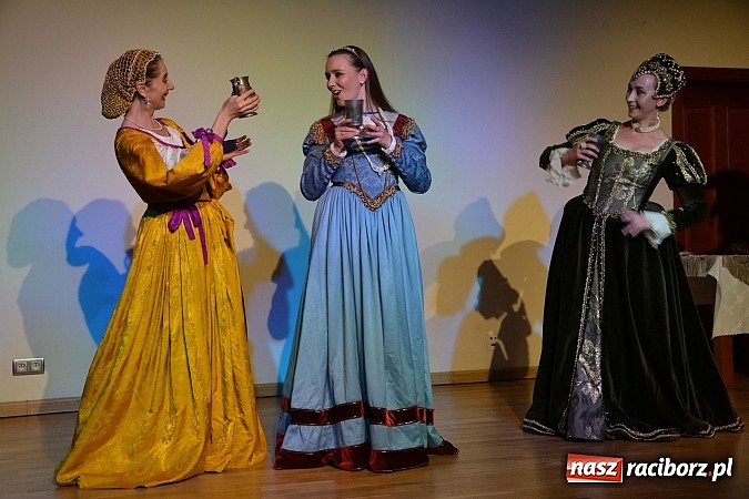 Zdjęcie w galerii na portalu naszraciborz.pl: Warsztaty tańca renesansowego i spektakl Farfurka Królowej Bony, czyli majówka na zamku  wiadomości z regionu
