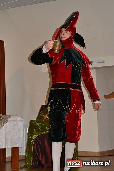 Zdjęcie w galerii na portalu naszraciborz.pl: Warsztaty tańca renesansowego i spektakl Farfurka Królowej Bony, czyli majówka na zamku  wiadomości z regionu