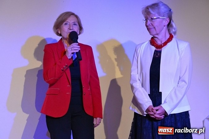 Zdjęcie w galerii na portalu naszraciborz.pl: Warsztaty tańca renesansowego i spektakl Farfurka Królowej Bony, czyli majówka na zamku  wiadomości z regionu