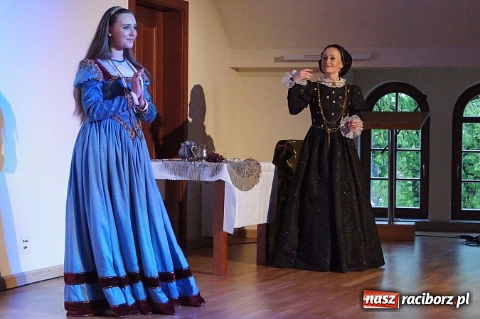 Zdjęcie w galerii na portalu naszraciborz.pl: Warsztaty tańca renesansowego i spektakl Farfurka Królowej Bony, czyli majówka na zamku  wiadomości z regionu