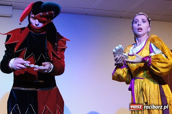 Zdjęcie w galerii na portalu naszraciborz.pl: Warsztaty tańca renesansowego i spektakl Farfurka Królowej Bony, czyli majówka na zamku  wiadomości z regionu