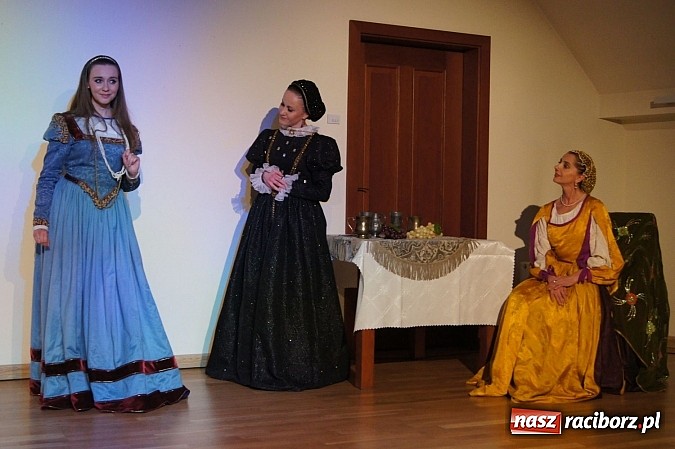 Zdjęcie w galerii na portalu naszraciborz.pl: Warsztaty tańca renesansowego i spektakl Farfurka Królowej Bony, czyli majówka na zamku  wiadomości z regionu