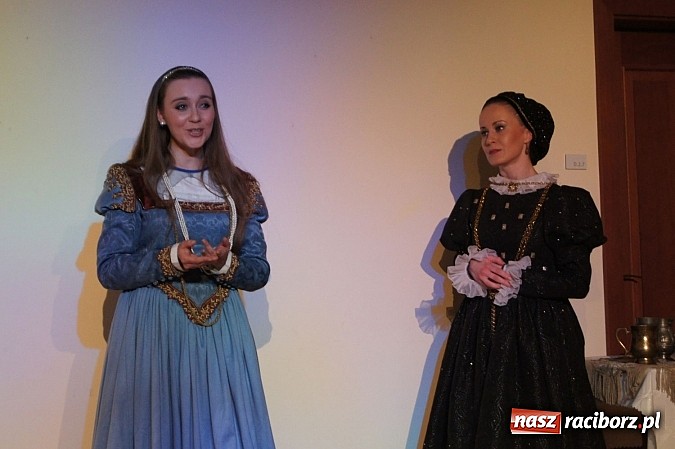 Zdjęcie w galerii na portalu naszraciborz.pl: Warsztaty tańca renesansowego i spektakl Farfurka Królowej Bony, czyli majówka na zamku  wiadomości z regionu