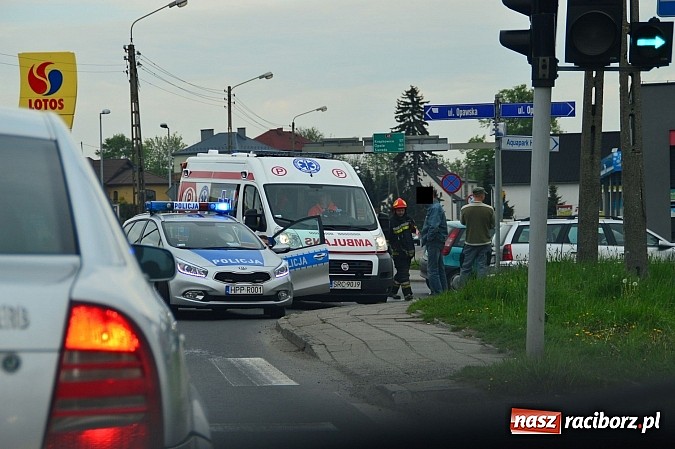 Zdjęcie w galerii na portalu naszraciborz.pl: Kraksa na mycie - zderzyły się punto i opel wiadomości z regionu