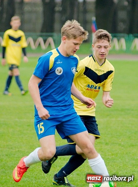 Zdjęcie w galerii na portalu naszraciborz.pl: Słaby początek, dobra końcówka. Trampkarze Ikara pokonali Nędzę wiadomości z regionu