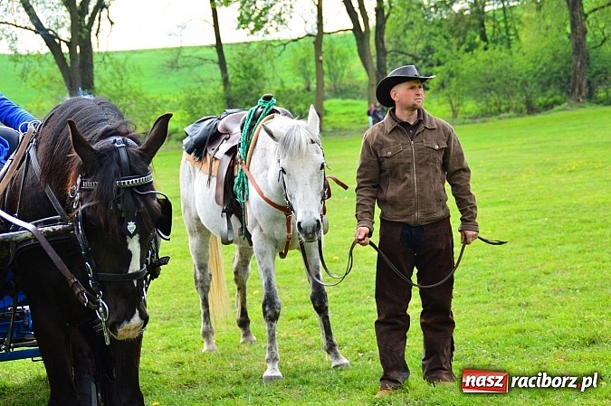 Zdjęcie w galerii na portalu naszraciborz.pl: Majówka konna w Kornicach rozpoczęta wiadomości z regionu