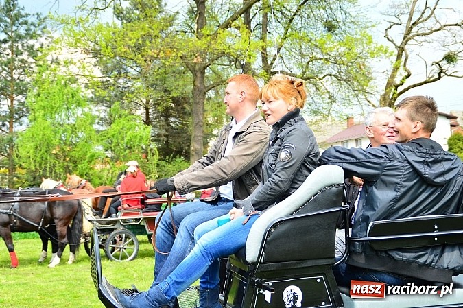 Zdjęcie w galerii na portalu naszraciborz.pl: Majówka konna w Kornicach rozpoczęta wiadomości z regionu