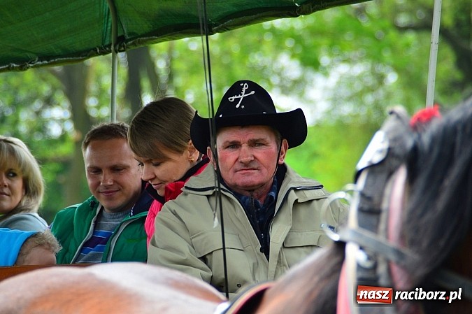 Zdjęcie w galerii na portalu naszraciborz.pl: Majówka konna w Kornicach rozpoczęta wiadomości z regionu
