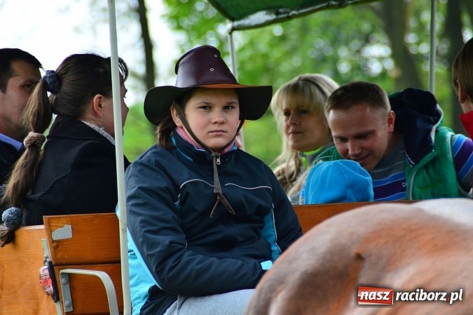 Zdjęcie w galerii na portalu naszraciborz.pl: Majówka konna w Kornicach rozpoczęta wiadomości z regionu