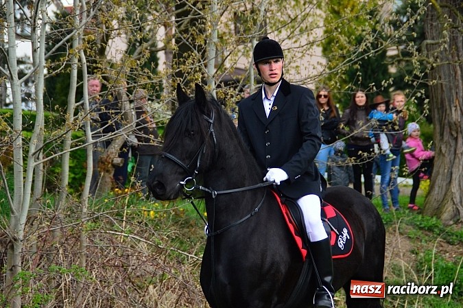 Zdjęcie w galerii na portalu naszraciborz.pl: Majówka konna w Kornicach rozpoczęta wiadomości z regionu