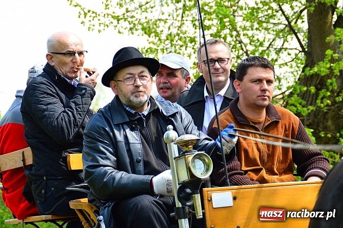 Zdjęcie w galerii na portalu naszraciborz.pl: Majówka konna w Kornicach rozpoczęta wiadomości z regionu