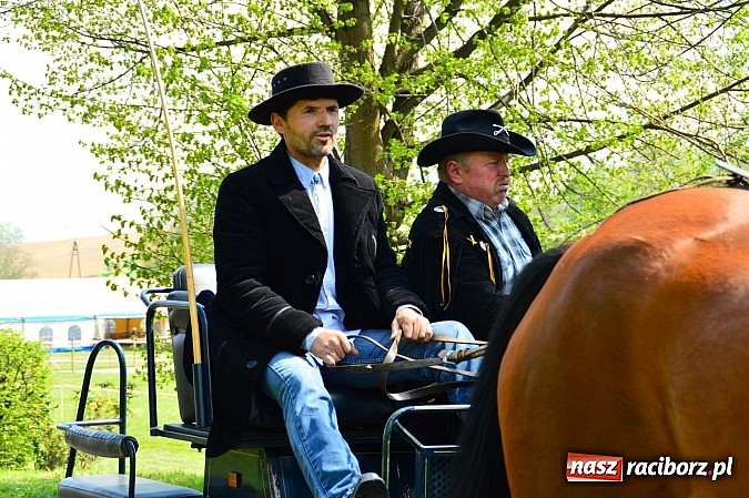 Zdjęcie w galerii na portalu naszraciborz.pl: Majówka konna w Kornicach rozpoczęta wiadomości z regionu