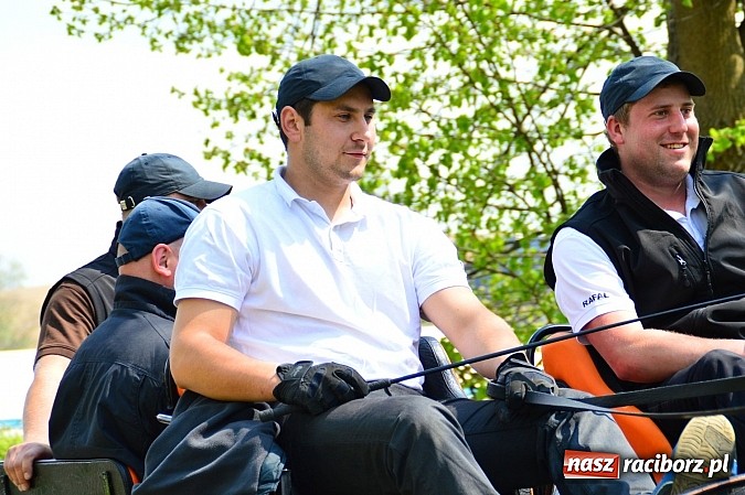 Zdjęcie w galerii na portalu naszraciborz.pl: Majówka konna w Kornicach rozpoczęta wiadomości z regionu