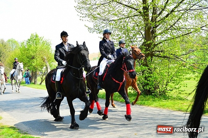 Zdjęcie w galerii na portalu naszraciborz.pl: Majówka konna w Kornicach rozpoczęta wiadomości z regionu