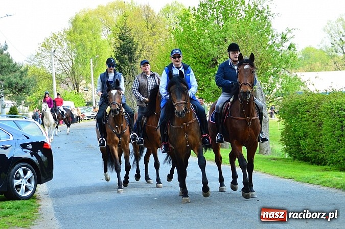 Zdjęcie w galerii na portalu naszraciborz.pl: Majówka konna w Kornicach rozpoczęta wiadomości z regionu