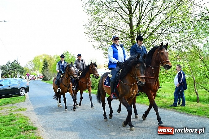 Zdjęcie w galerii na portalu naszraciborz.pl: Majówka konna w Kornicach rozpoczęta wiadomości z regionu