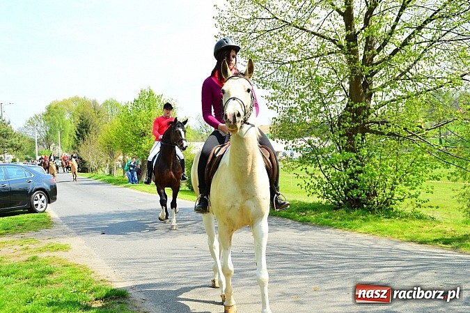 Zdjęcie w galerii na portalu naszraciborz.pl: Majówka konna w Kornicach rozpoczęta wiadomości z regionu