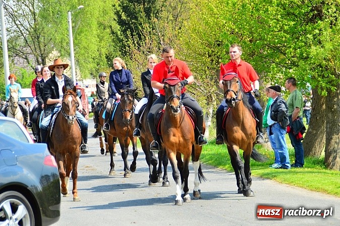 Zdjęcie w galerii na portalu naszraciborz.pl: Majówka konna w Kornicach rozpoczęta wiadomości z regionu