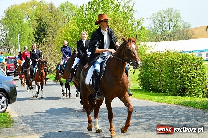 Zdjęcie w galerii na portalu naszraciborz.pl: Majówka konna w Kornicach rozpoczęta wiadomości z regionu
