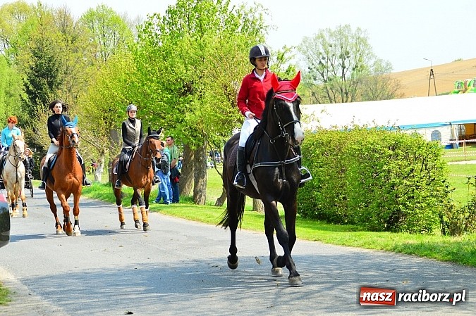Zdjęcie w galerii na portalu naszraciborz.pl: Majówka konna w Kornicach rozpoczęta wiadomości z regionu