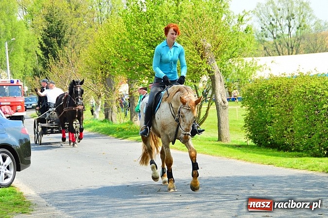 Zdjęcie w galerii na portalu naszraciborz.pl: Majówka konna w Kornicach rozpoczęta wiadomości z regionu