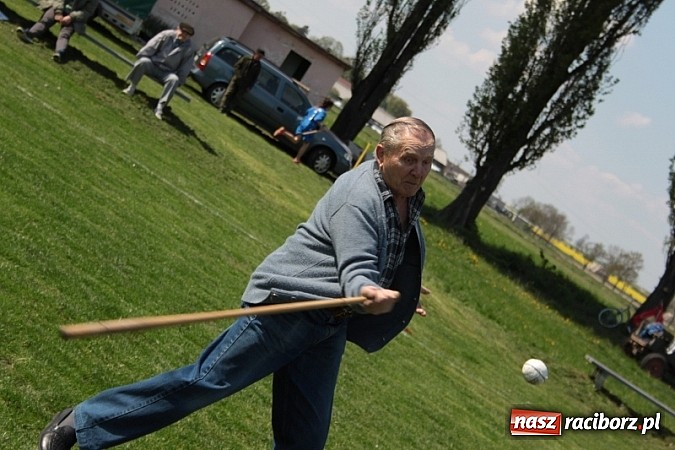 Zdjęcie w galerii na portalu naszraciborz.pl: Wojnowicka majówka rozpoczęta wiadomości z regionu
