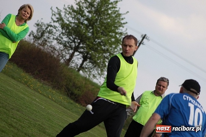 Zdjęcie w galerii na portalu naszraciborz.pl: Wojnowicka majówka rozpoczęta wiadomości z regionu