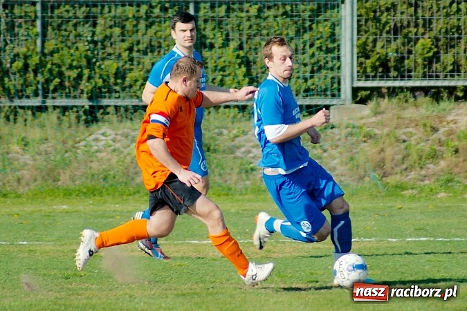 Zdjęcie w galerii na portalu naszraciborz.pl: Bartosz Cojg czarnym koniem Markowic. Rezerwy Gaszowic na kolanach wiadomości z regionu