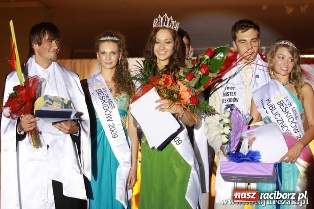 Zdjęcie w galerii na portalu naszraciborz.pl: MISS z wizytą w Raciborzu wiadomości z regionu