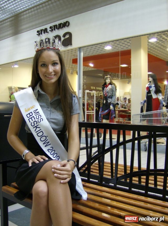 Zdjęcie w galerii na portalu naszraciborz.pl: MISS z wizytą w Raciborzu wiadomości z regionu