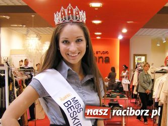 Zdjęcie w galerii na portalu naszraciborz.pl: MISS z wizytą w Raciborzu wiadomości z regionu