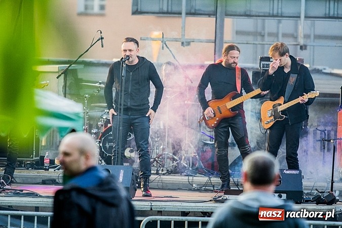 Zdjęcie w galerii na portalu naszraciborz.pl: Rockowa majówka w Strzesze z Oberschlesien wiadomości z regionu