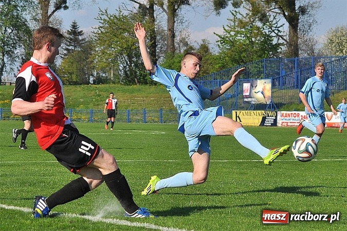 Zdjęcie w galerii na portalu naszraciborz.pl: Minimalna przegrana Unii z GTS-em Bojszowy wiadomości z regionu