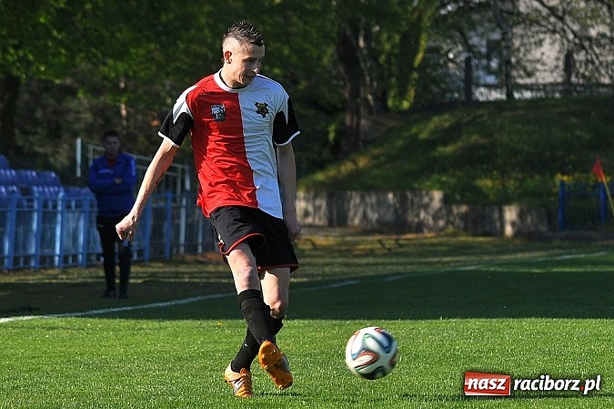 Zdjęcie w galerii na portalu naszraciborz.pl: Minimalna przegrana Unii z GTS-em Bojszowy wiadomości z regionu