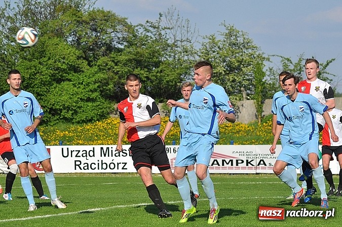 Zdjęcie w galerii na portalu naszraciborz.pl: Minimalna przegrana Unii z GTS-em Bojszowy wiadomości z regionu