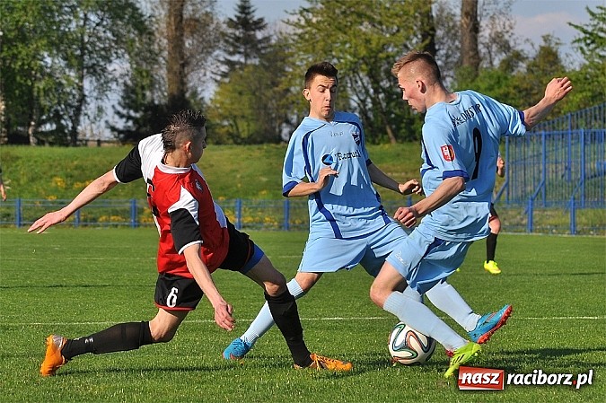 Zdjęcie w galerii na portalu naszraciborz.pl: Minimalna przegrana Unii z GTS-em Bojszowy wiadomości z regionu