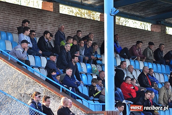 Zdjęcie w galerii na portalu naszraciborz.pl: Minimalna przegrana Unii z GTS-em Bojszowy wiadomości z regionu