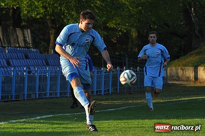 Zdjęcie w galerii na portalu naszraciborz.pl: Minimalna przegrana Unii z GTS-em Bojszowy wiadomości z regionu