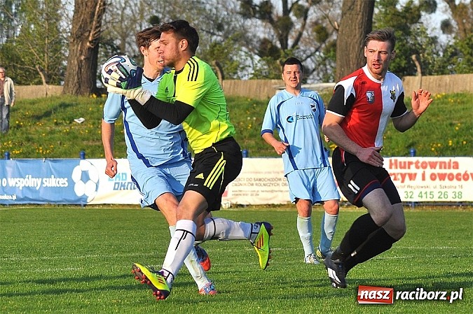 Zdjęcie w galerii na portalu naszraciborz.pl: Minimalna przegrana Unii z GTS-em Bojszowy wiadomości z regionu