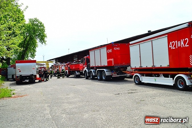 Zdjęcie w galerii na portalu naszraciborz.pl: Rozszczelnienie cysterny z amoniakiem na stacji w Chałupkach  wiadomości z regionu