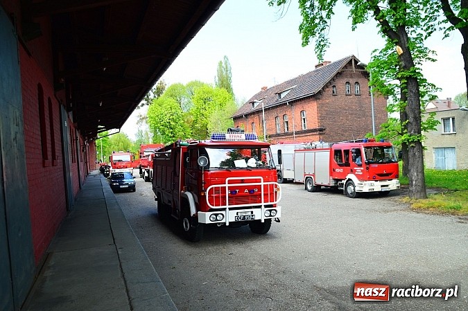 Zdjęcie w galerii na portalu naszraciborz.pl: Rozszczelnienie cysterny z amoniakiem na stacji w Chałupkach  wiadomości z regionu