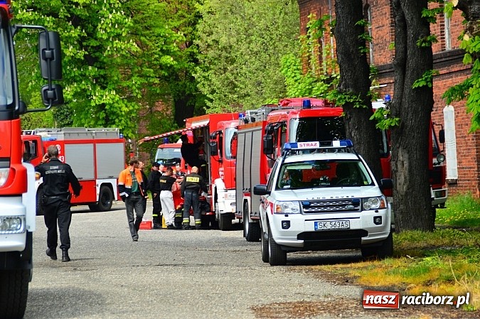 Zdjęcie w galerii na portalu naszraciborz.pl: Rozszczelnienie cysterny z amoniakiem na stacji w Chałupkach  wiadomości z regionu