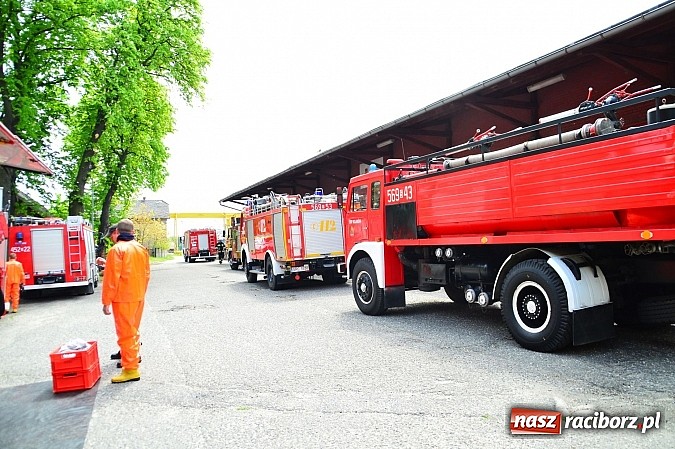 Zdjęcie w galerii na portalu naszraciborz.pl: Rozszczelnienie cysterny z amoniakiem na stacji w Chałupkach  wiadomości z regionu
