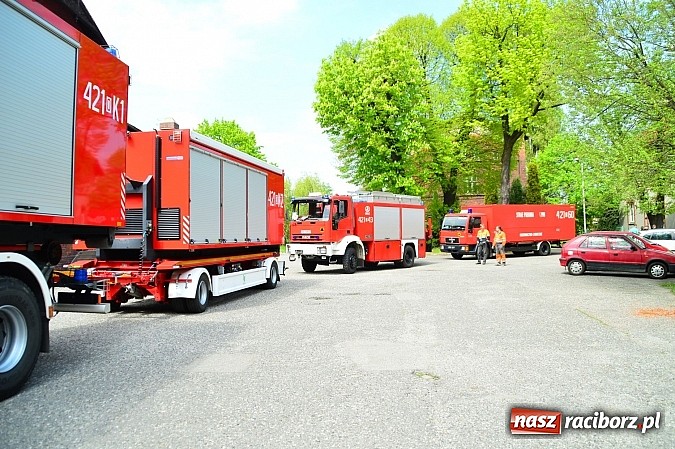 Zdjęcie w galerii na portalu naszraciborz.pl: Rozszczelnienie cysterny z amoniakiem na stacji w Chałupkach  wiadomości z regionu