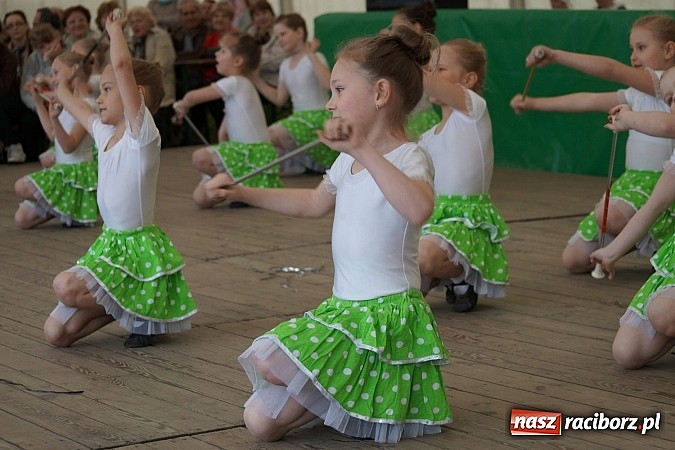 Zdjęcie w galerii na portalu naszraciborz.pl: Trzeci dzień majówki w Nędzy z Bednarkiem na finał wiadomości z regionu