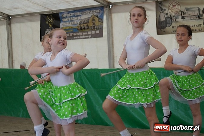 Zdjęcie w galerii na portalu naszraciborz.pl: Trzeci dzień majówki w Nędzy z Bednarkiem na finał wiadomości z regionu