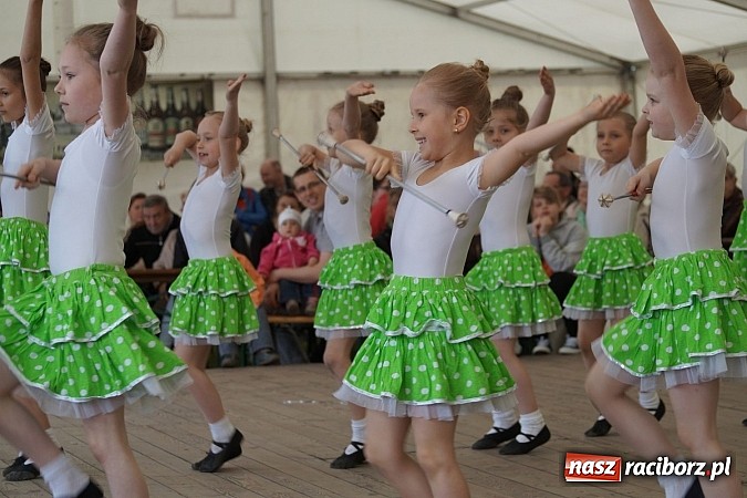 Zdjęcie w galerii na portalu naszraciborz.pl: Trzeci dzień majówki w Nędzy z Bednarkiem na finał wiadomości z regionu