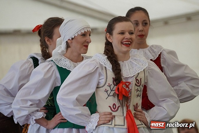 Zdjęcie w galerii na portalu naszraciborz.pl: Trzeci dzień majówki w Nędzy z Bednarkiem na finał wiadomości z regionu
